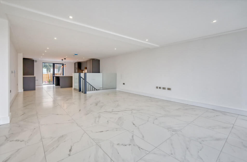 2 Thames View ope...