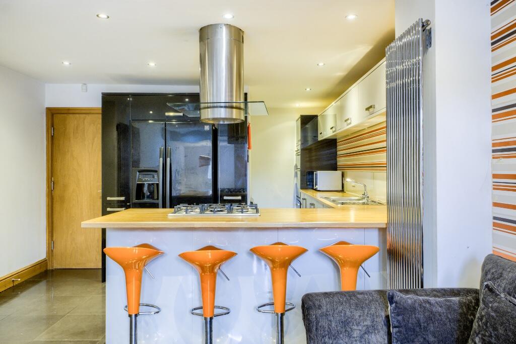 Kitchen/ Living Room