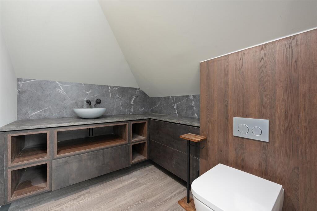 29GardenPlace030.JPG