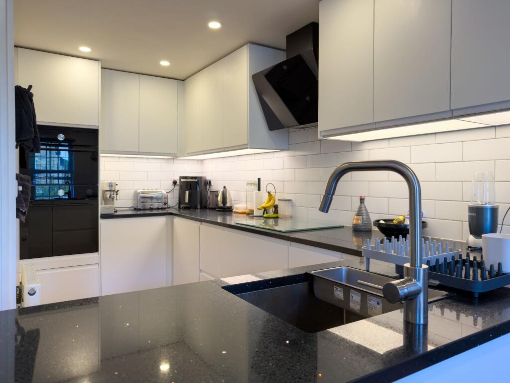 Living dining kitchen