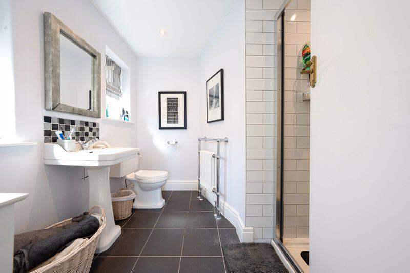 Shower en-suite