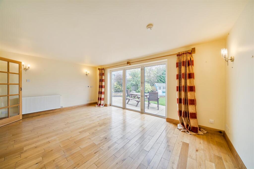16 Nethercroft Drive, Packington