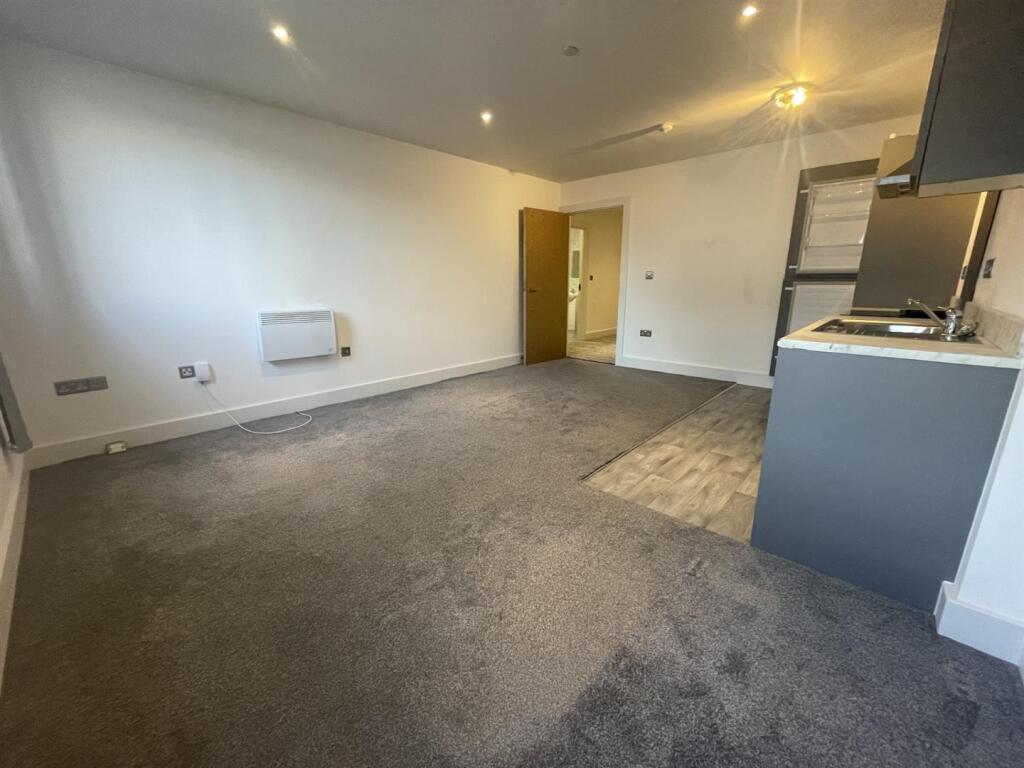 33 Market Court 3.jpg