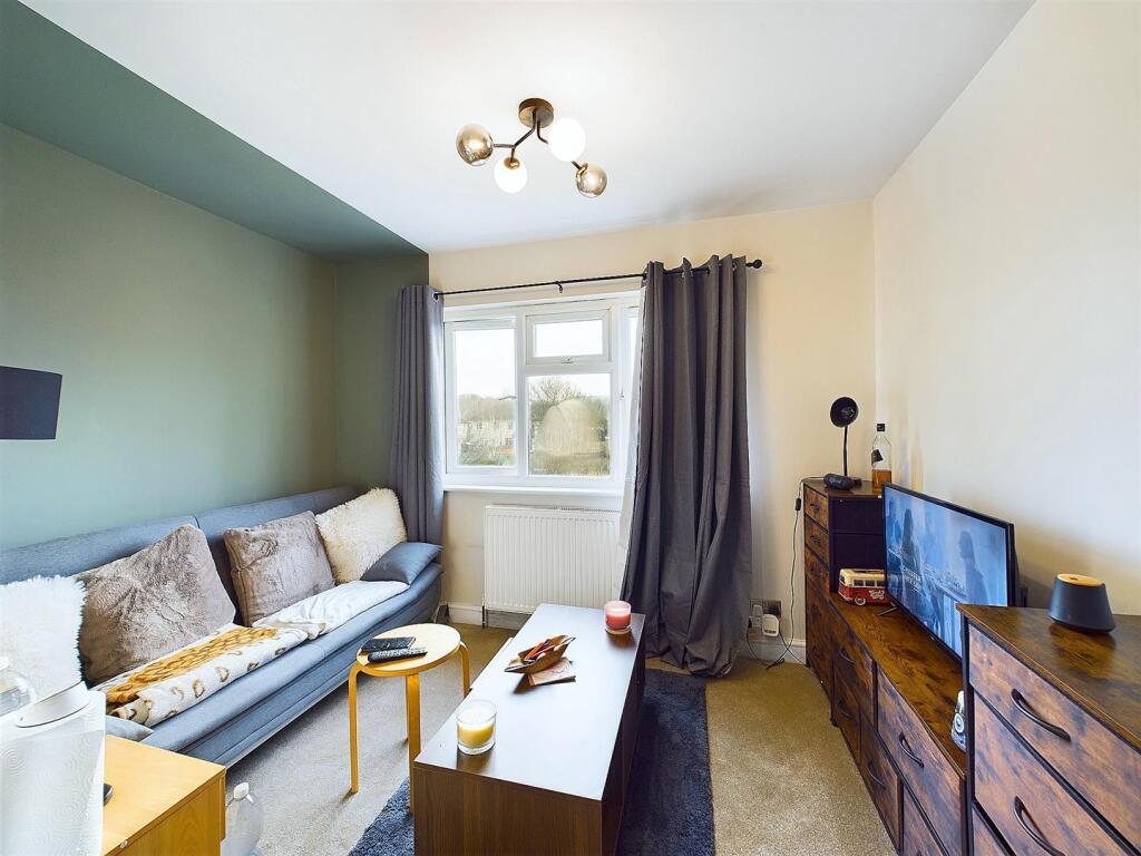 6 - 6 Bedroom HMO.jpg