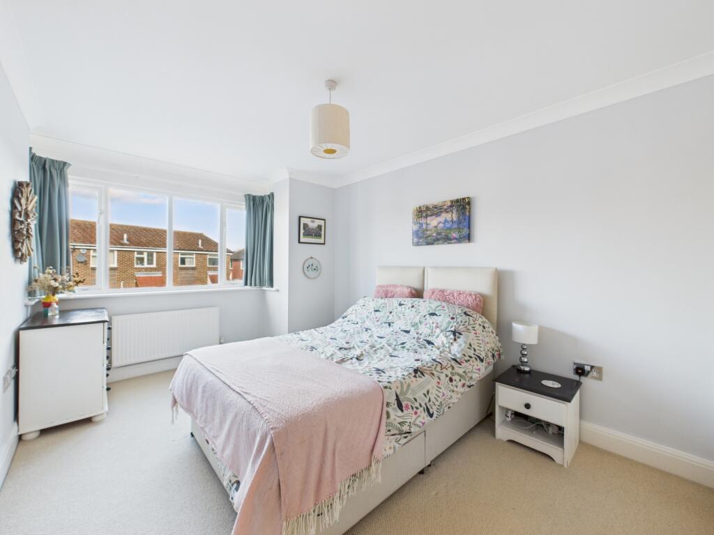 CAM05546G0-PR0051-STILL032