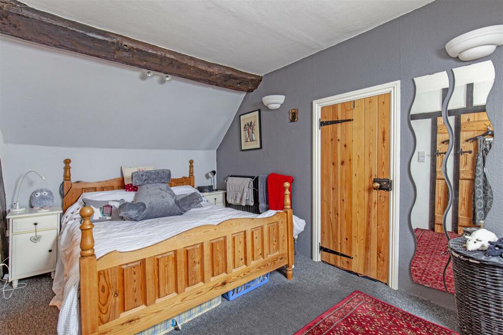 Bedroom 4-1.jpg