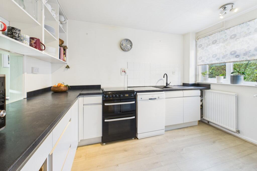 CAM02545G0-PR0531-STILL012