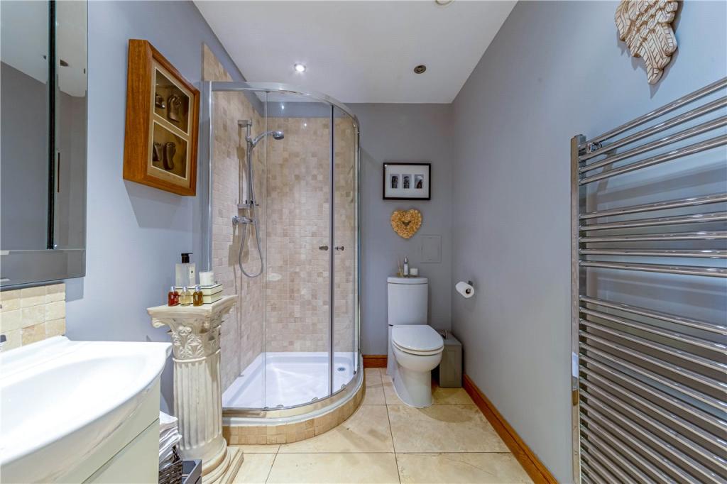 D/S Shower Room