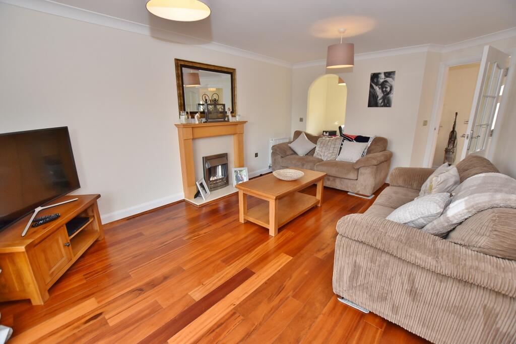 Running Foxes Lane, Singleton, TN23 5LP