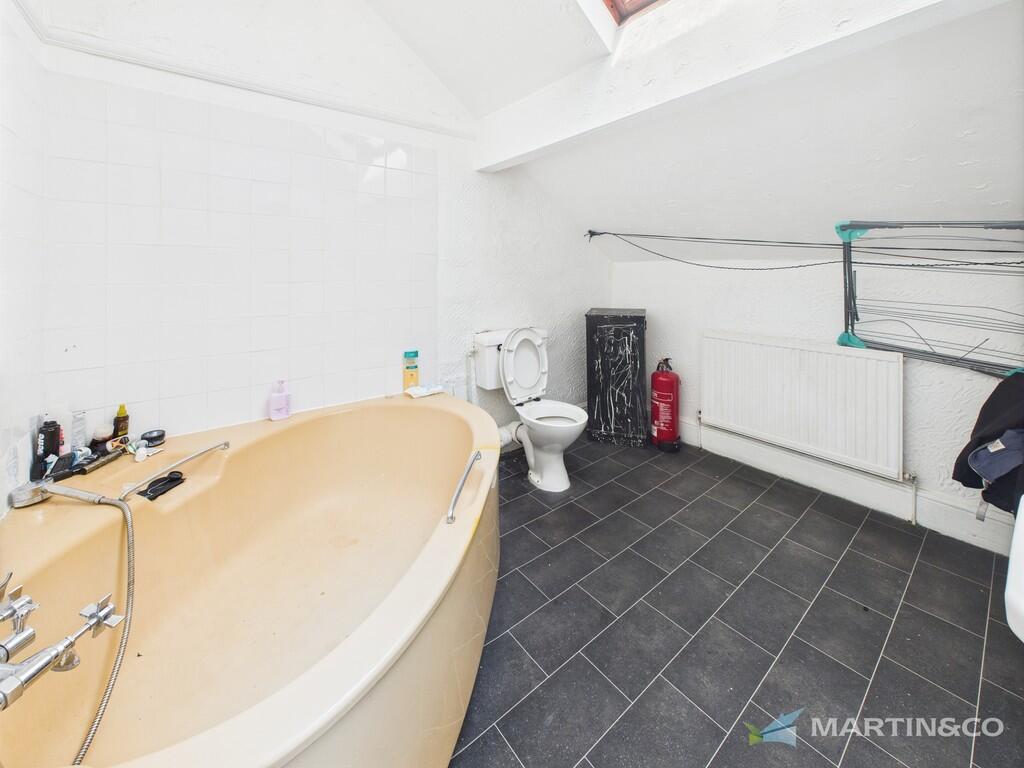 CAM02318G0-PR0518...