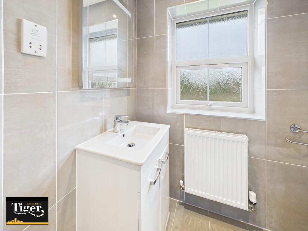 CAM02176G0-PR0507...