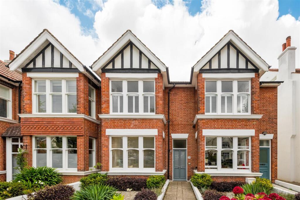 Flat 1, 76 Walsingham Road-16.jpg