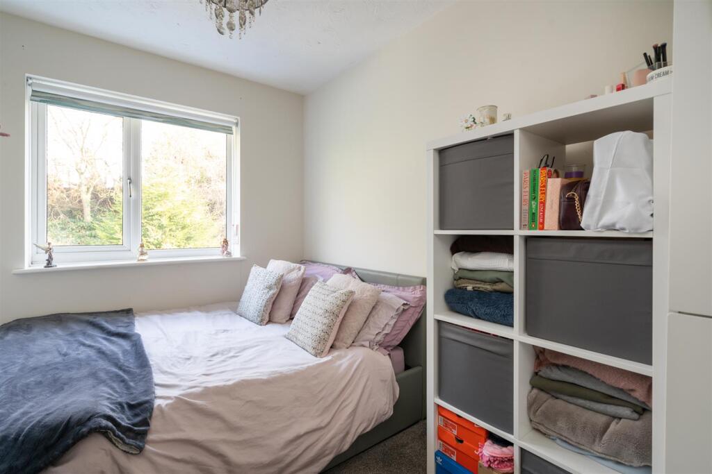 31 Ashbrook Crescent_17.jpg