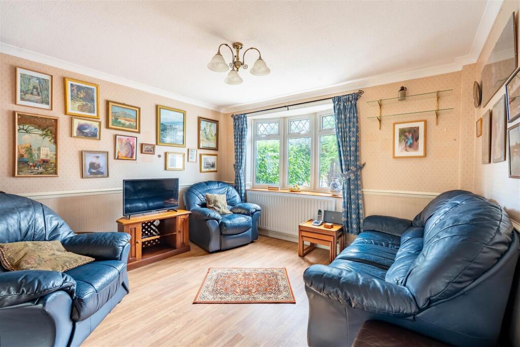 Lounge / Dining Room