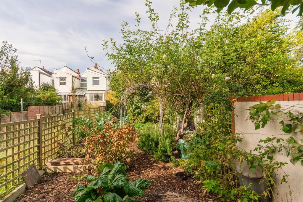 ECARRETTESREMOS5 - External F.jpg