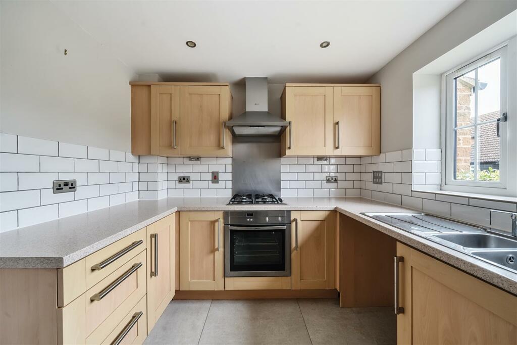 6 Northampton Road, Litchborough