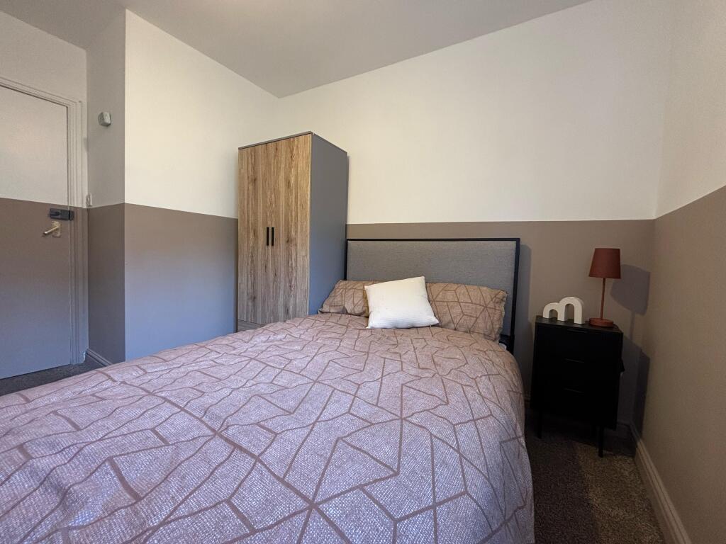 Bedroom 1.jpeg