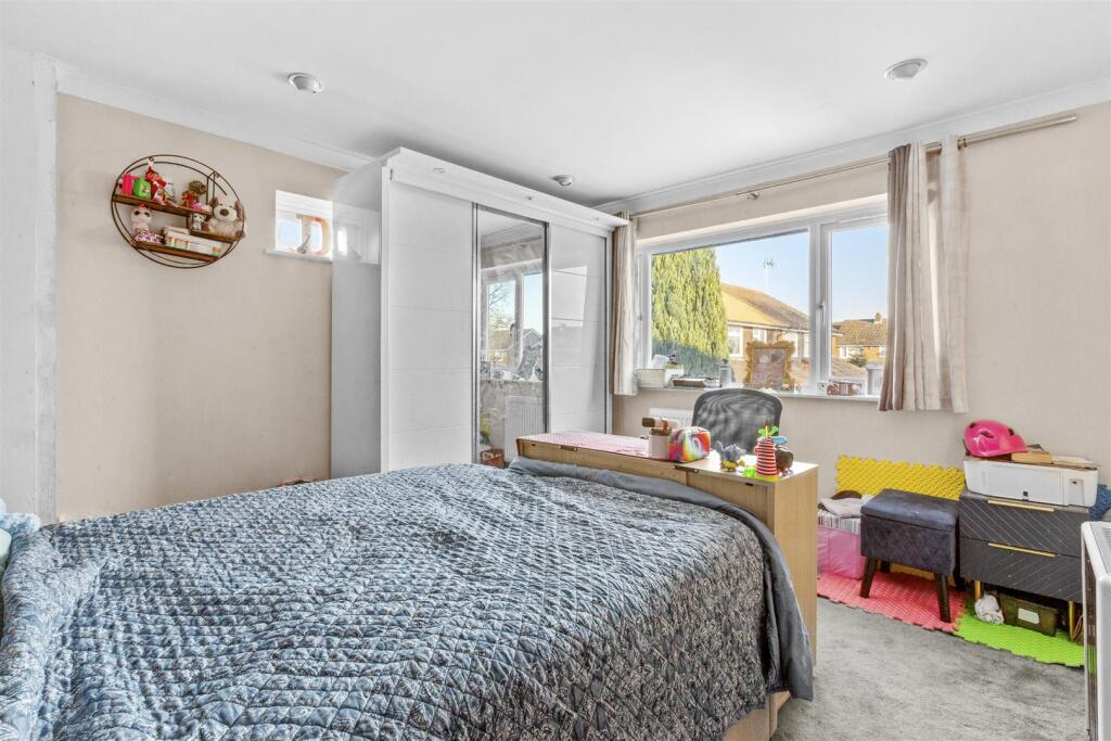 Photos_High Res_5 Bowler Lea, HP13 5UD-3.jpg