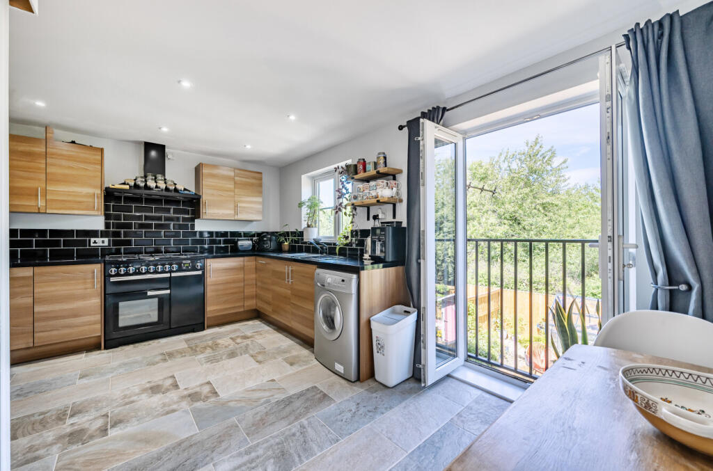 1319641-12-686809...