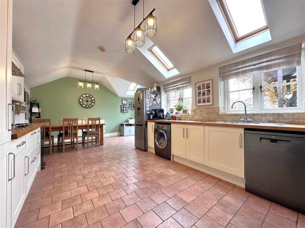 Superb Dining Kitchen 892