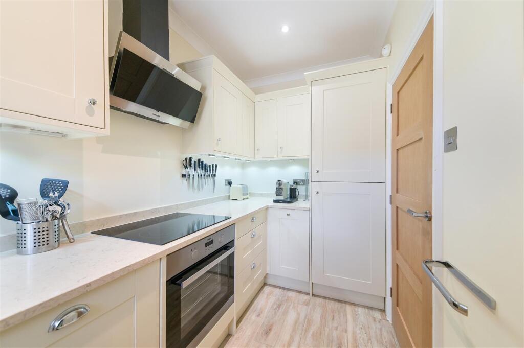 MEADE COURT,28- (2).jpg