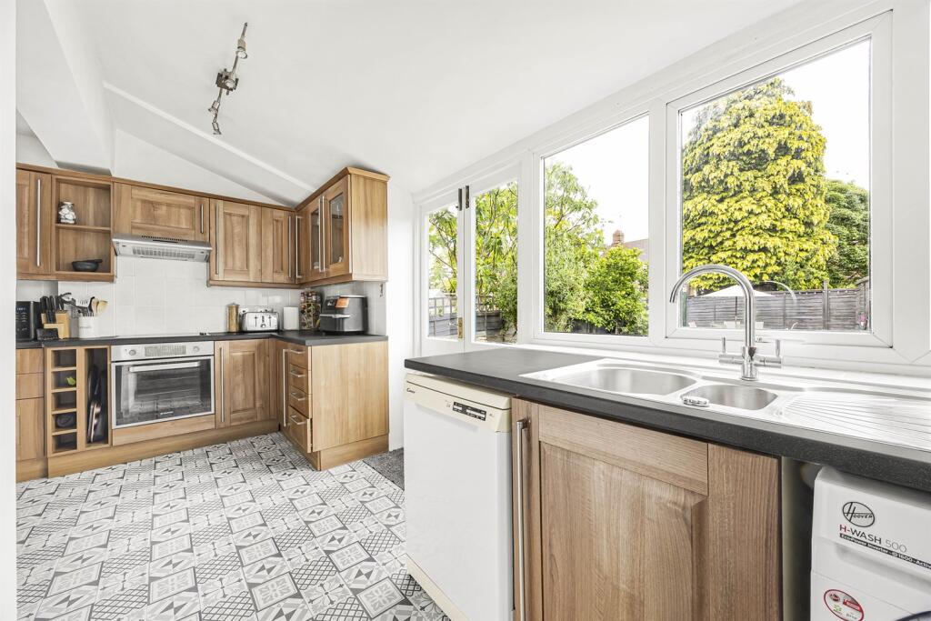 Kitchen/Breakfast Ro