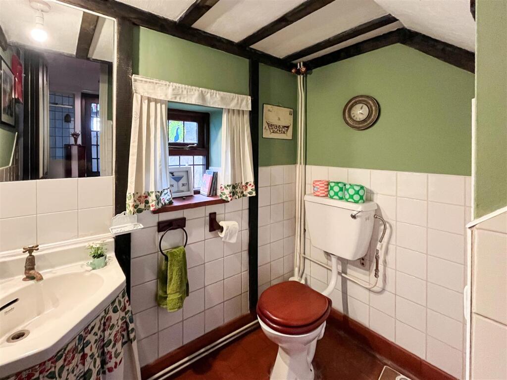 cloak room