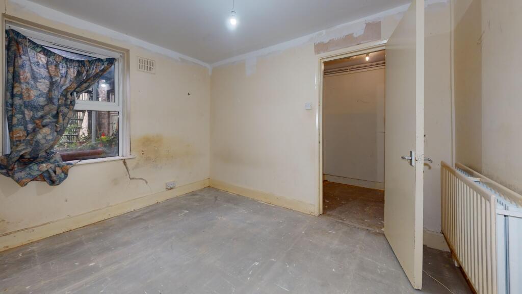 Flat A, 25 Graces Road, Camberwell, London, SE5 8PF