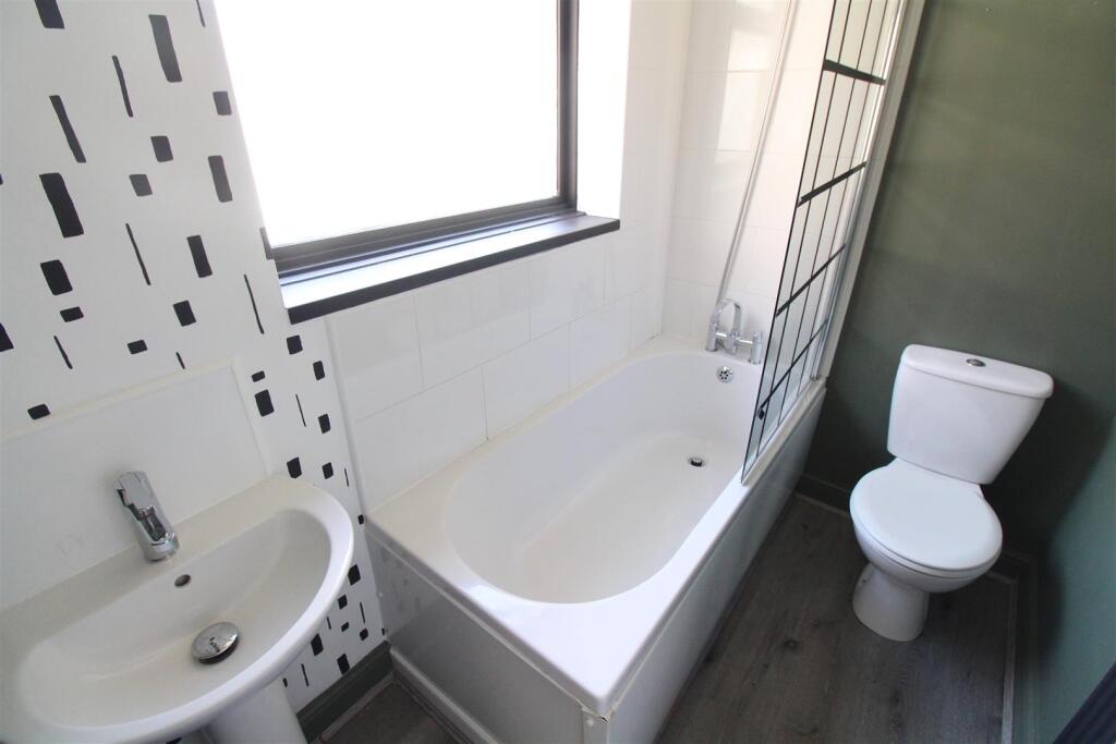 Bathroom.JPG