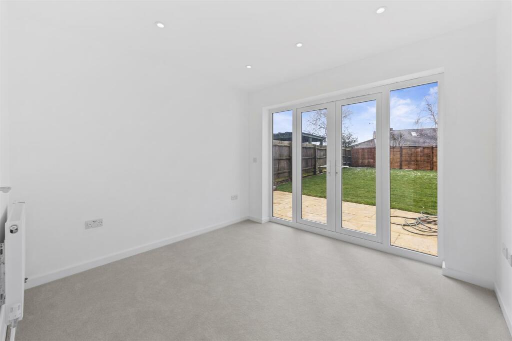 Bedroom 5.jpg