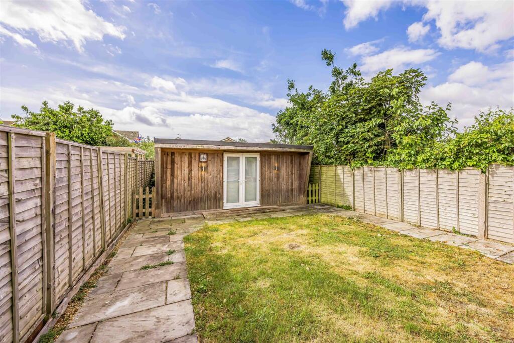 46 Kingscote Road, Waterlooville-Small-PorticoMark
