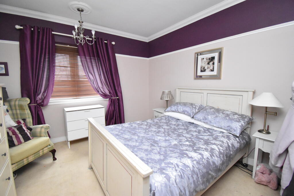 Bedroom 1.JPG