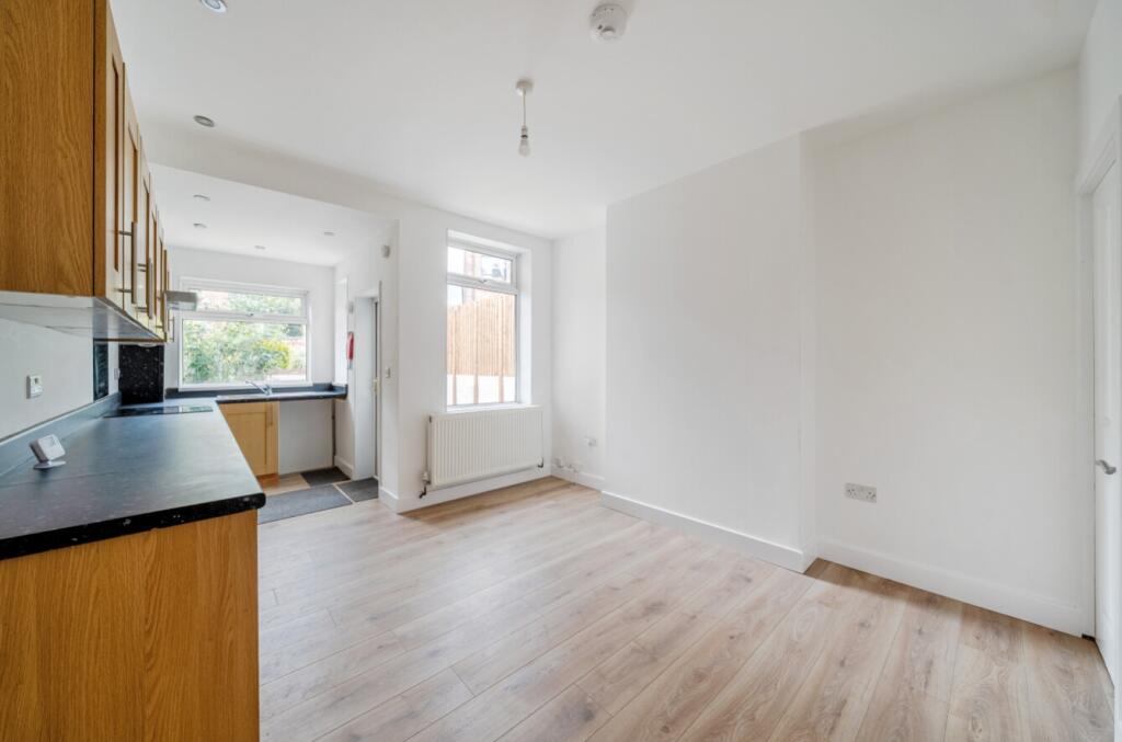 1326739-6-687f7d947fe3a