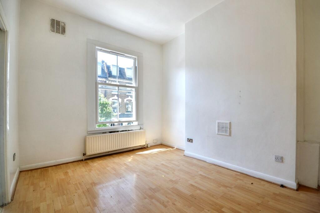Flat B, 16 St Julians Road, London, NW6 7LA
