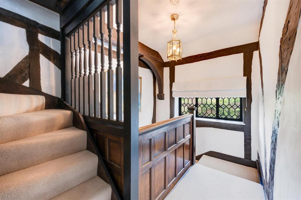 APPLE TREE COTTAGE  (8).jpg