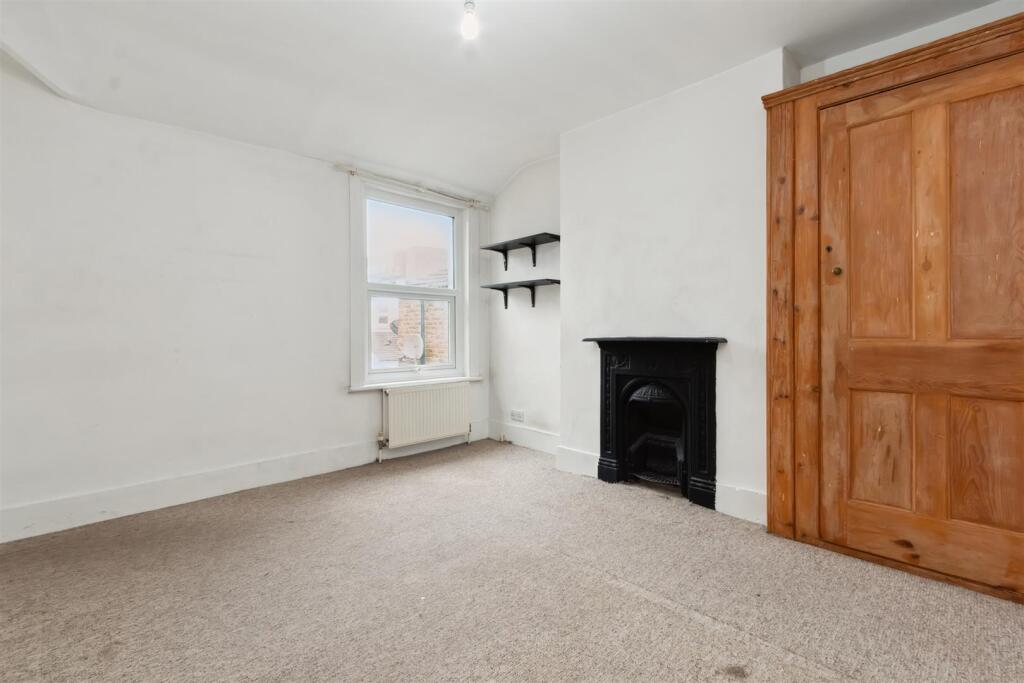 47 Gilbey Road SW17 0QQ bedroom 3.jpg