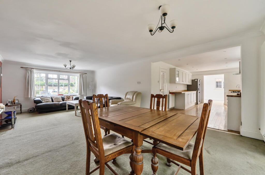 1328230-8-687fc09...