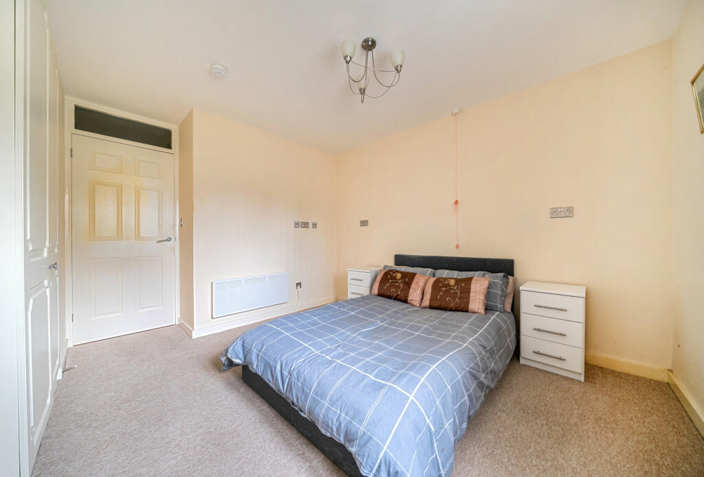 1369236-12-68f25d...