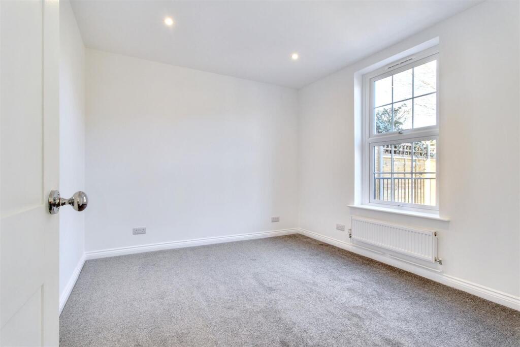 Bedroom 2 32A.JPG