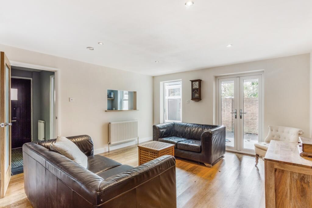 Pebble Cottage 32...