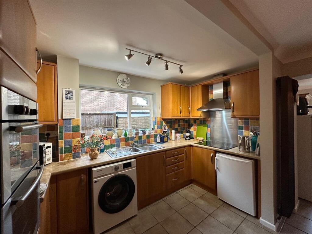 Kitchen 3.jpg