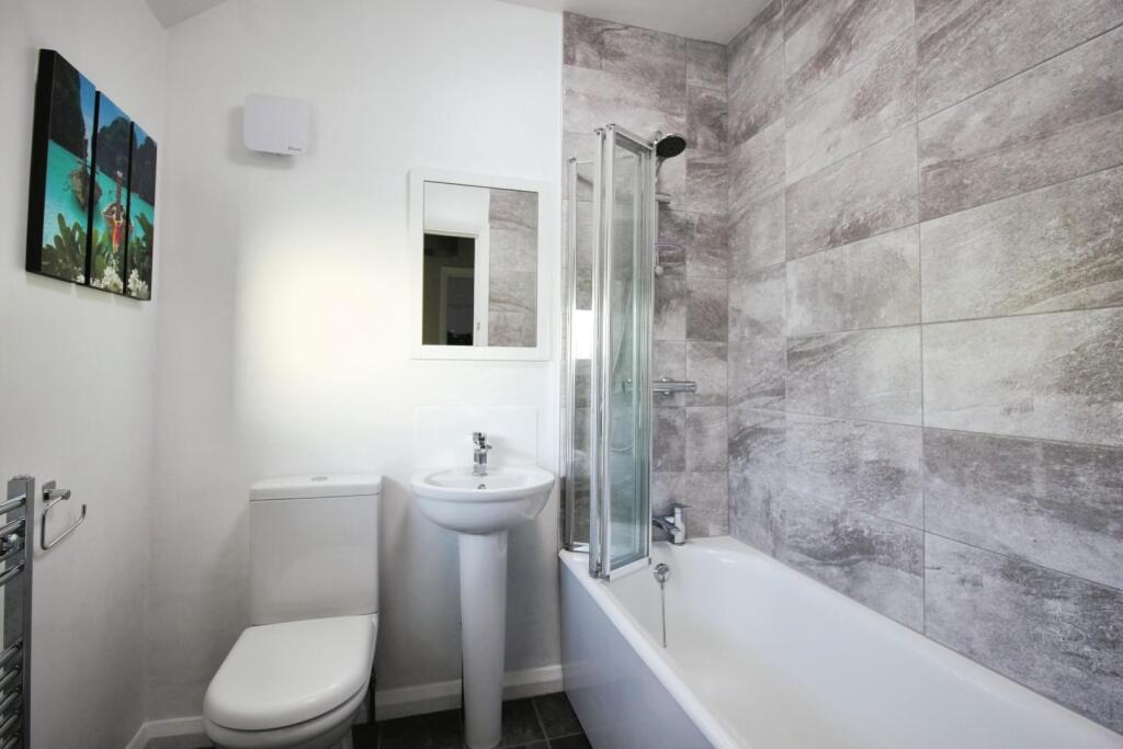 Bathroom.JPG
