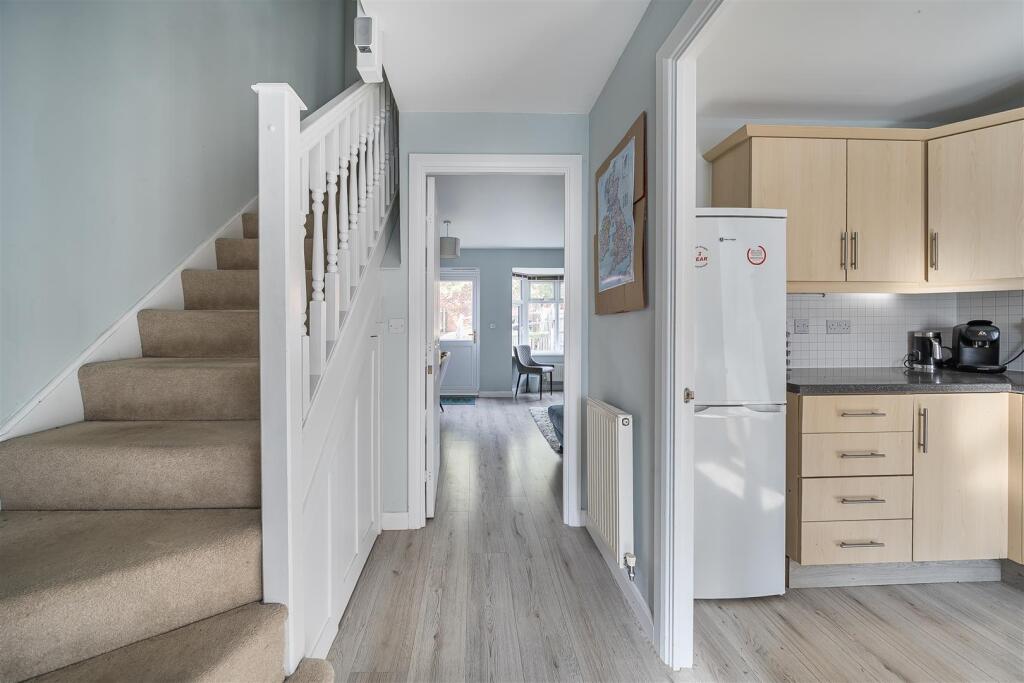 38 Stowe Drive, Rugby (8).jpg