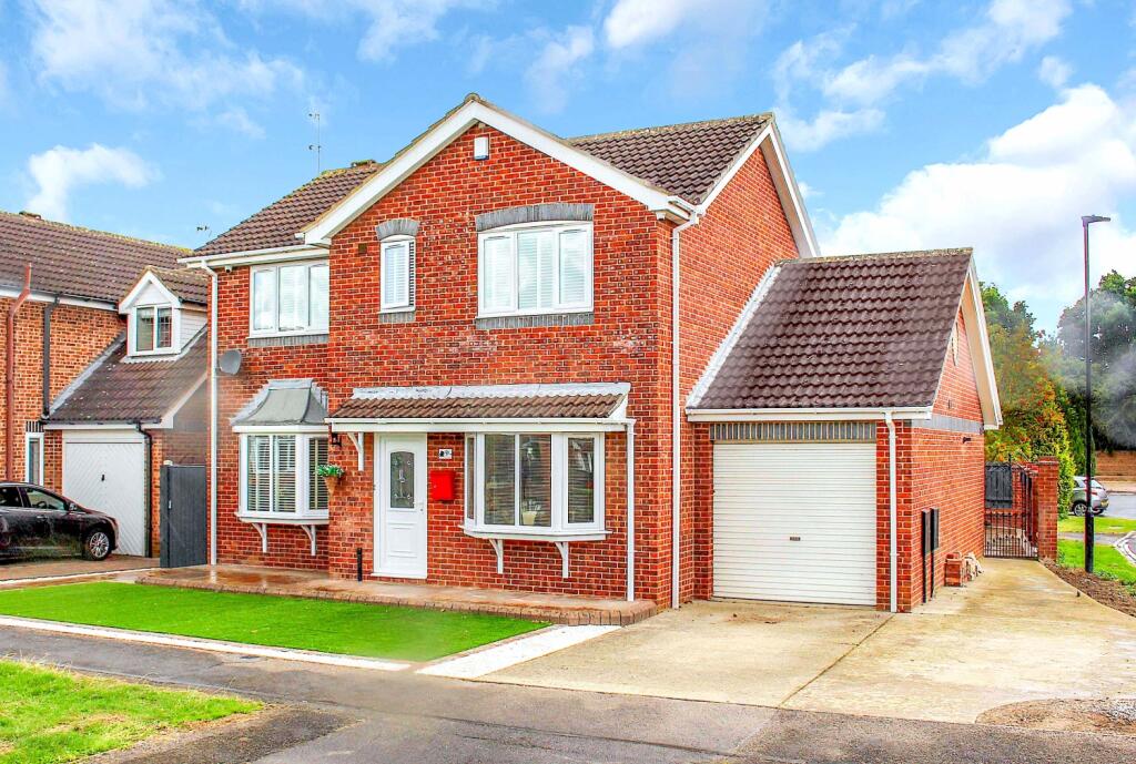 9 Holyrood Drive - Front