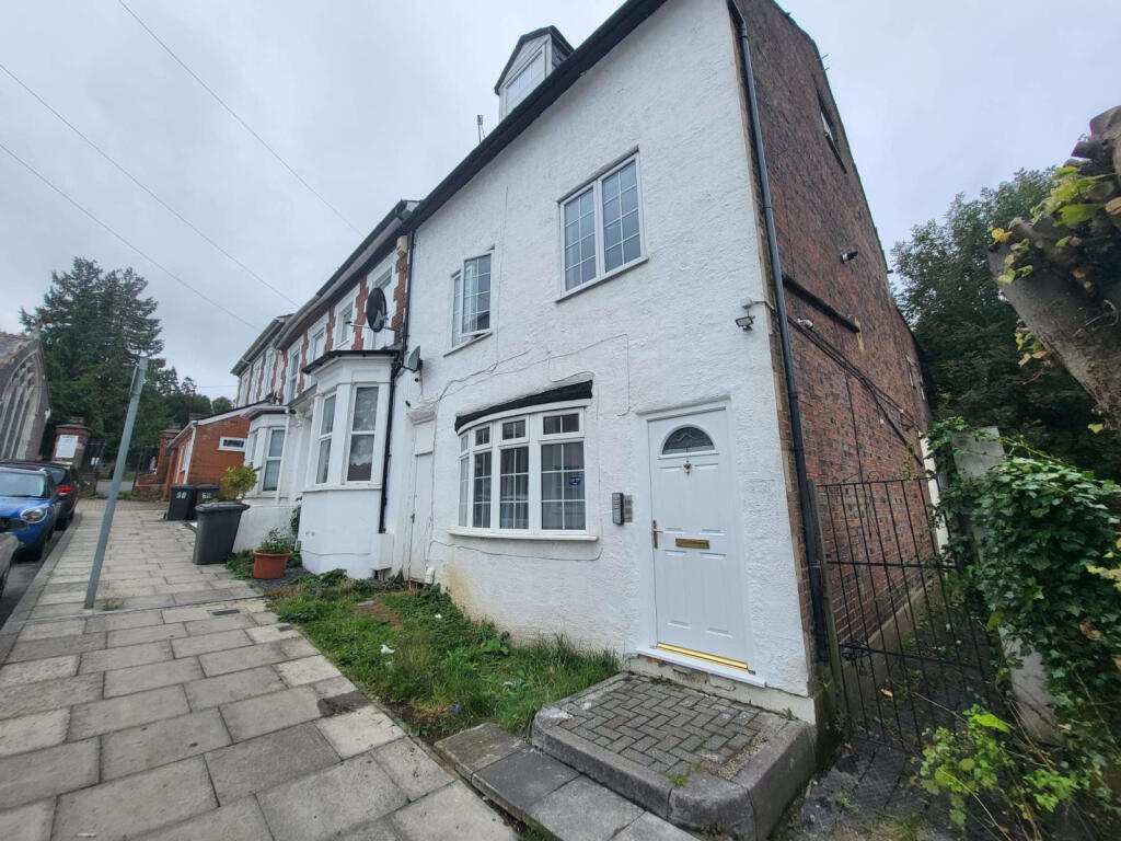 1 bedroom Apartment for rent with garden.