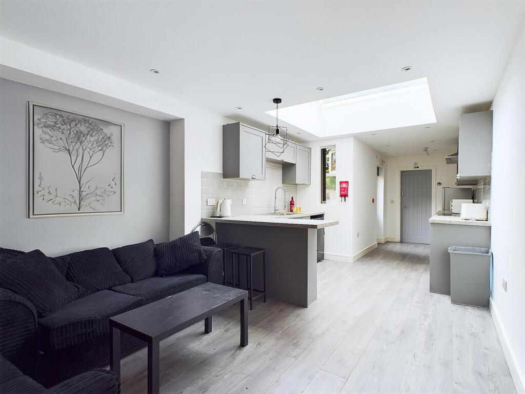 CAM03736G0-PR0030-STILL002 copy.jpg