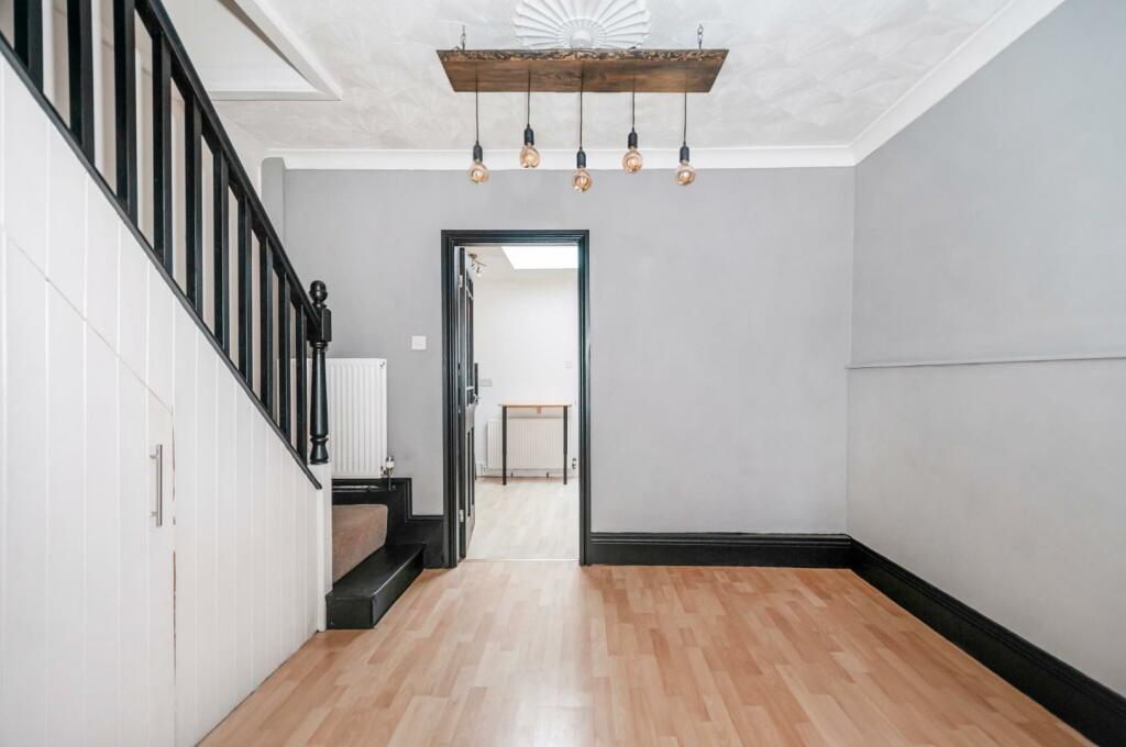 38 Trinity Grove5.jpg
