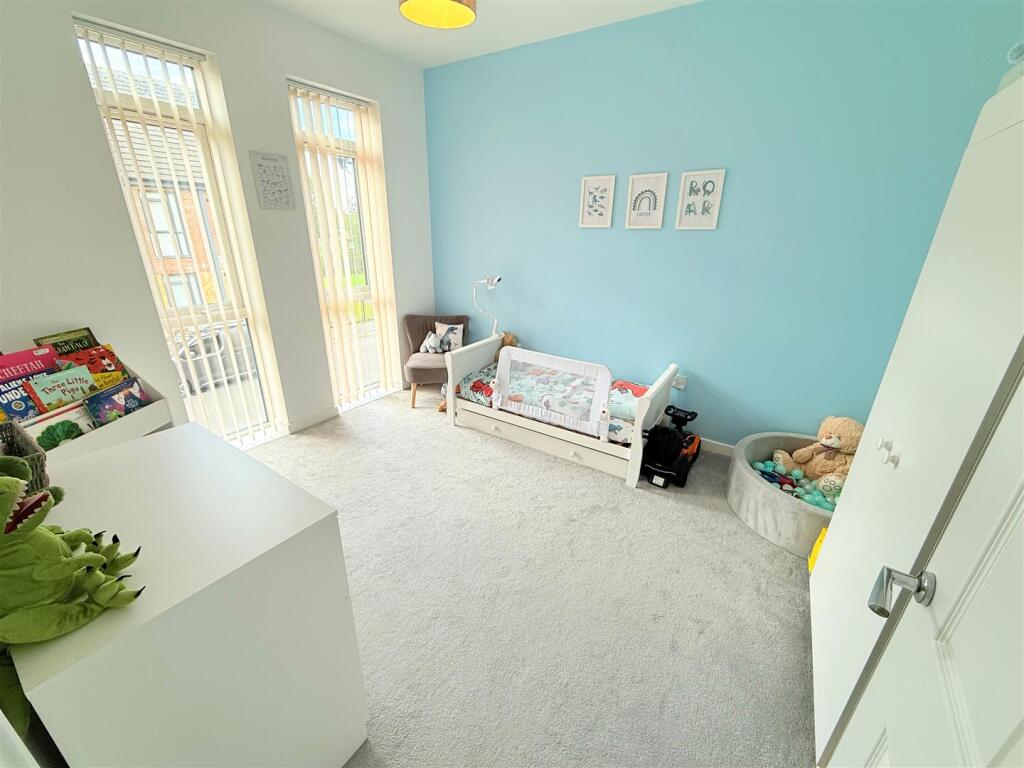BEDROOM 2