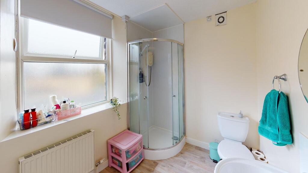 16-Watson-Road-Bathroom.jpg