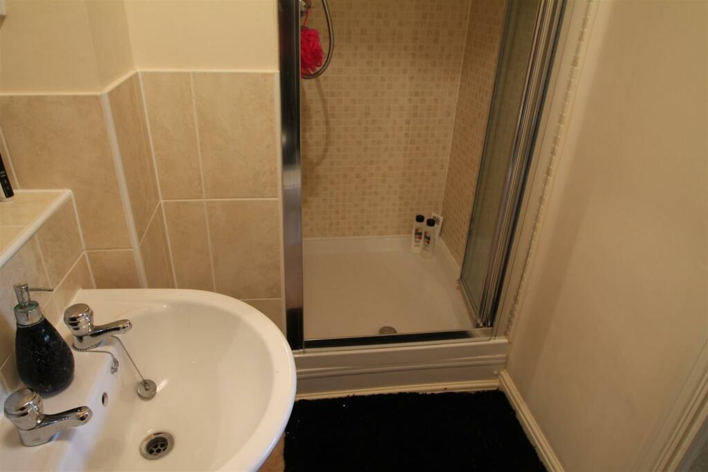 darwin en-suite.jpg